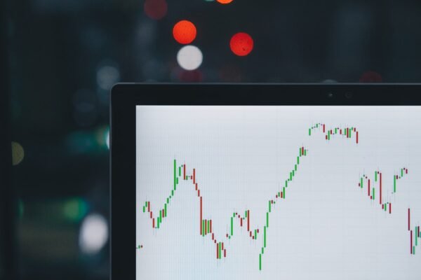 How to Execute a Successful Scalping Strategy in Forex and Crypto Markets