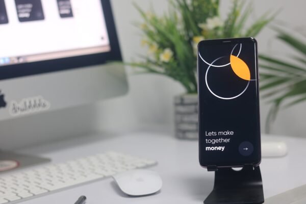 AI Trading Platforms: Key Features, Customization, and Security Considerations