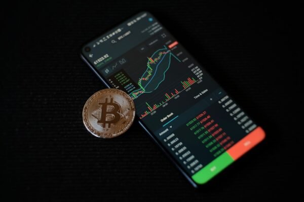 Choosing the Best AI Trading Apps for Beginners and Professionals