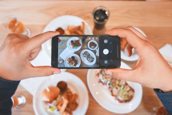AI Applications in Influencer Marketing and Virtual Influencers