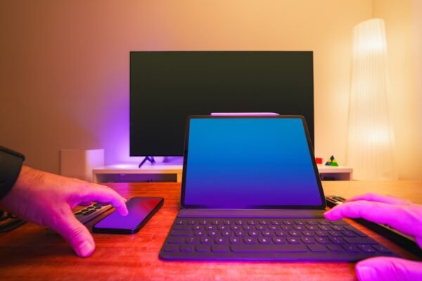 Building Community in Online Learning Collaboration Beyond the Screen