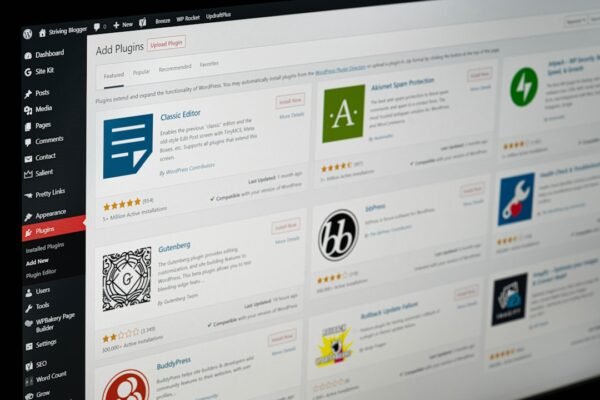 AI for Enhancing User Experience on E-Commerce Platforms