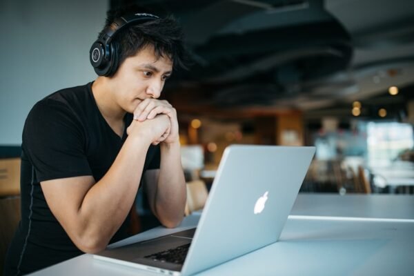 Blending Synchronous and Asynchronous Techniques in Online Teaching