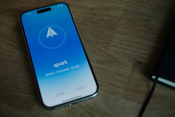 How Mobile Apps Are Changing the Online Trading Experience