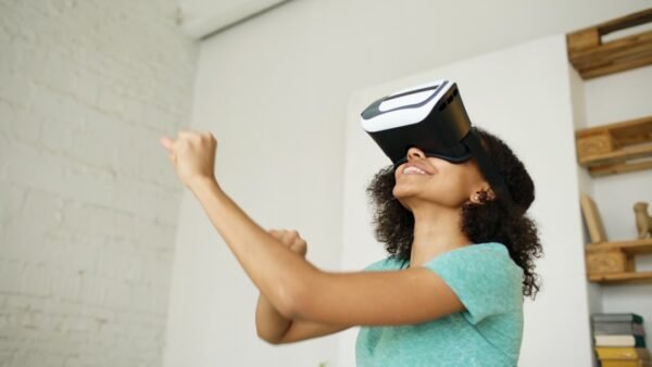 Virtual Reality Classrooms: How Immersive Tech Is Changing E-Learning